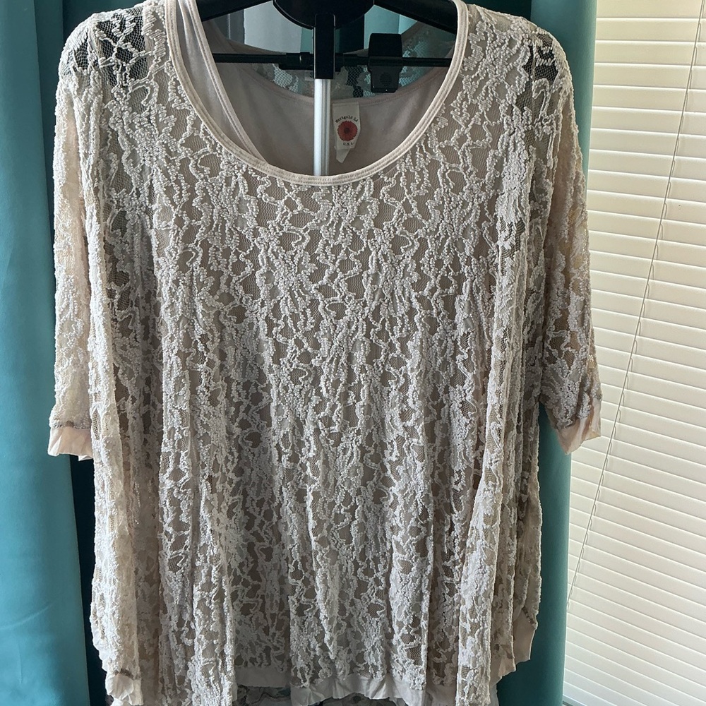 Women’s plus 22W Tan Lace Top w/sleeveless tank underneath